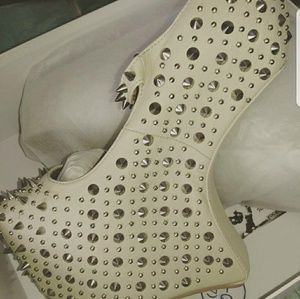 Platform heel less shoes